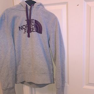 Women’s north face hoddie